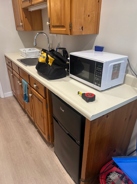 Kitchenette Before